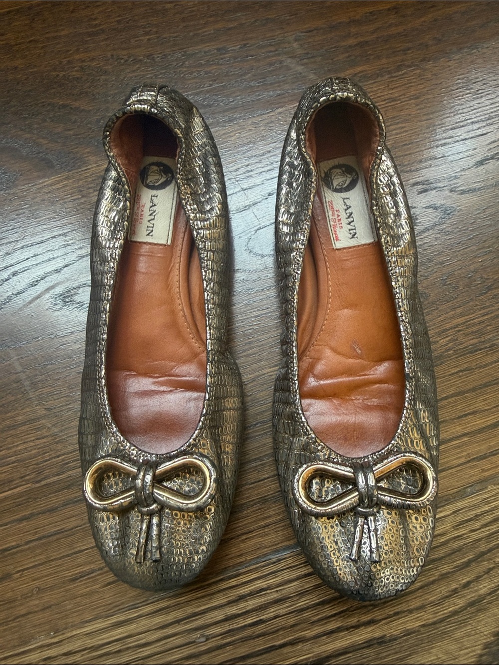 LANVIN Goldish Bronze Metallic Textured Ballet Flats Bow Accent EU 40 8.5 9